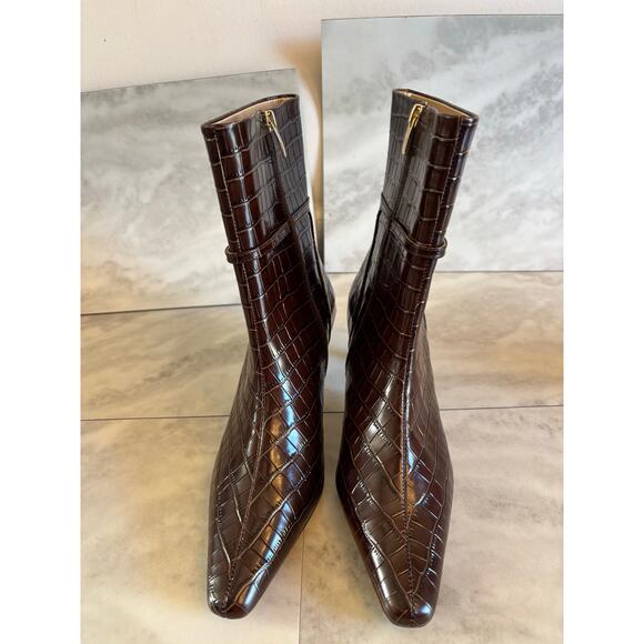 NWOB Ann Taylor Croc embossed Leather Upper Bootie Chain Brown Size 8 Boots - Picture 3 of 5